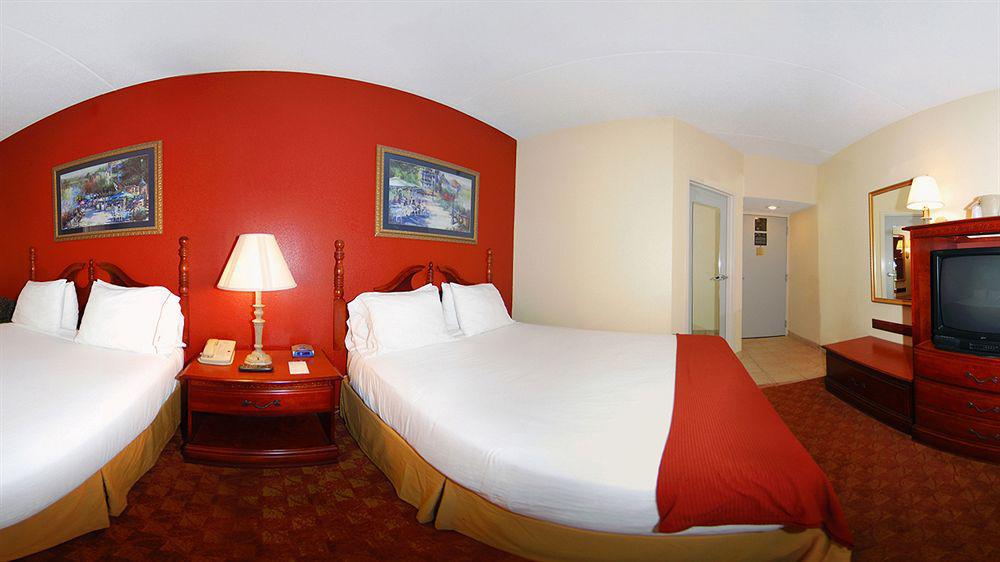Red Roof Inn & Suites Columbus West Broad Bagian luar foto