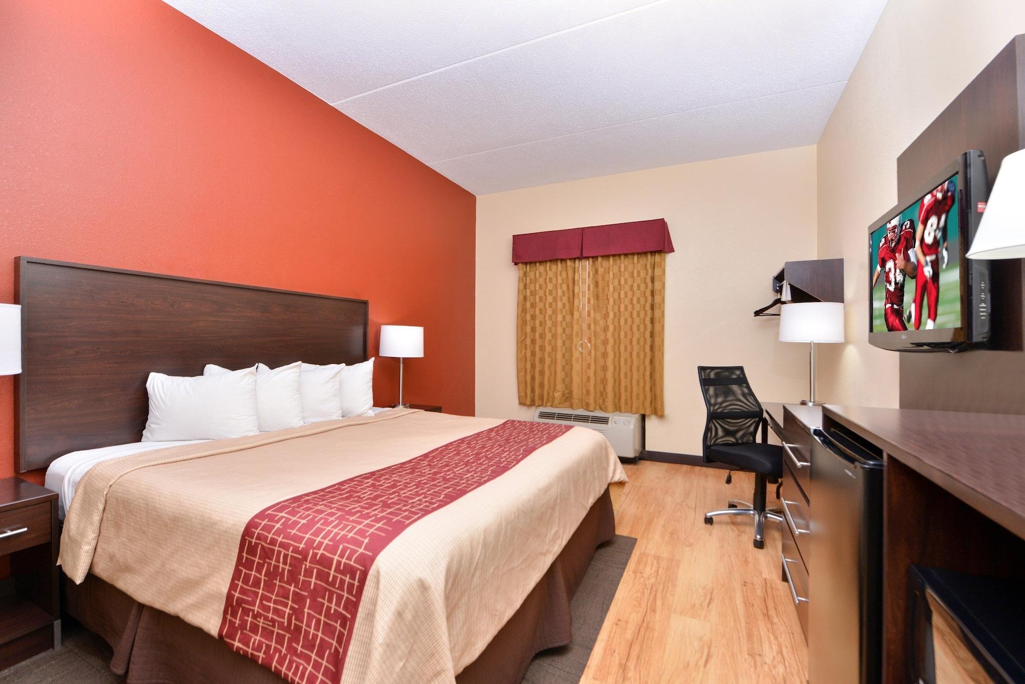 Red Roof Inn & Suites Columbus West Broad Bagian luar foto