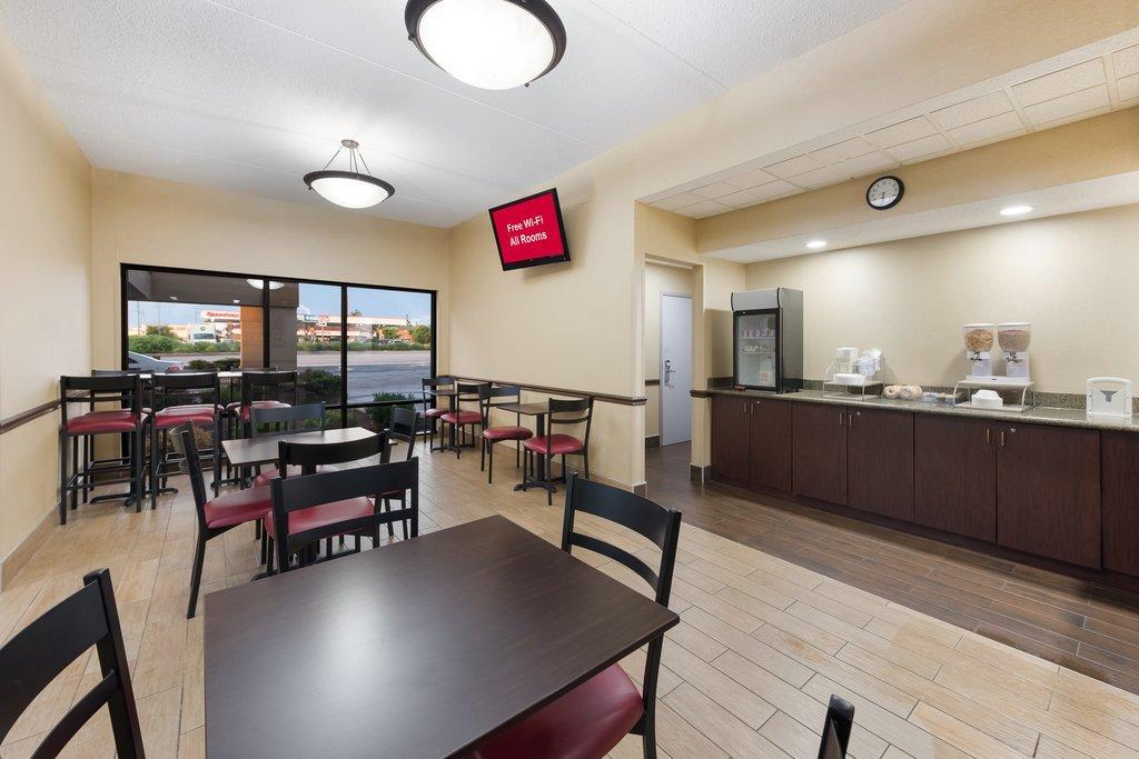 Red Roof Inn & Suites Columbus West Broad Bagian luar foto