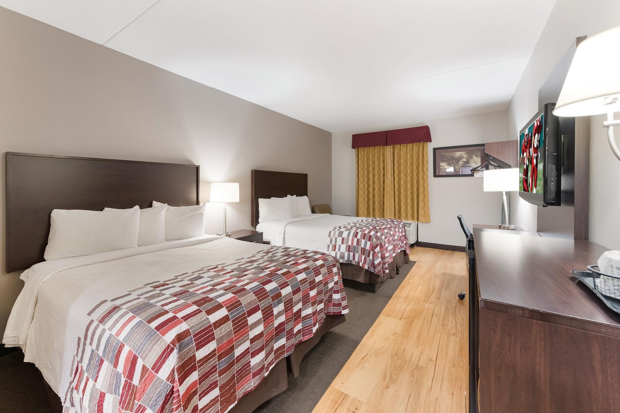 Red Roof Inn & Suites Columbus West Broad Bagian luar foto