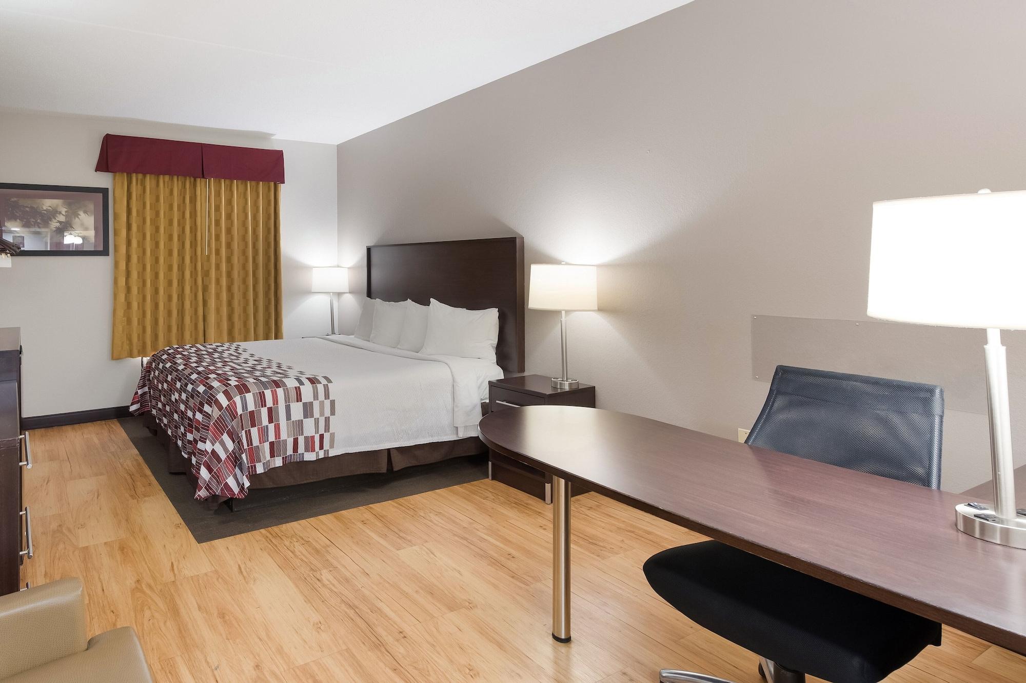 Red Roof Inn & Suites Columbus West Broad Bagian luar foto